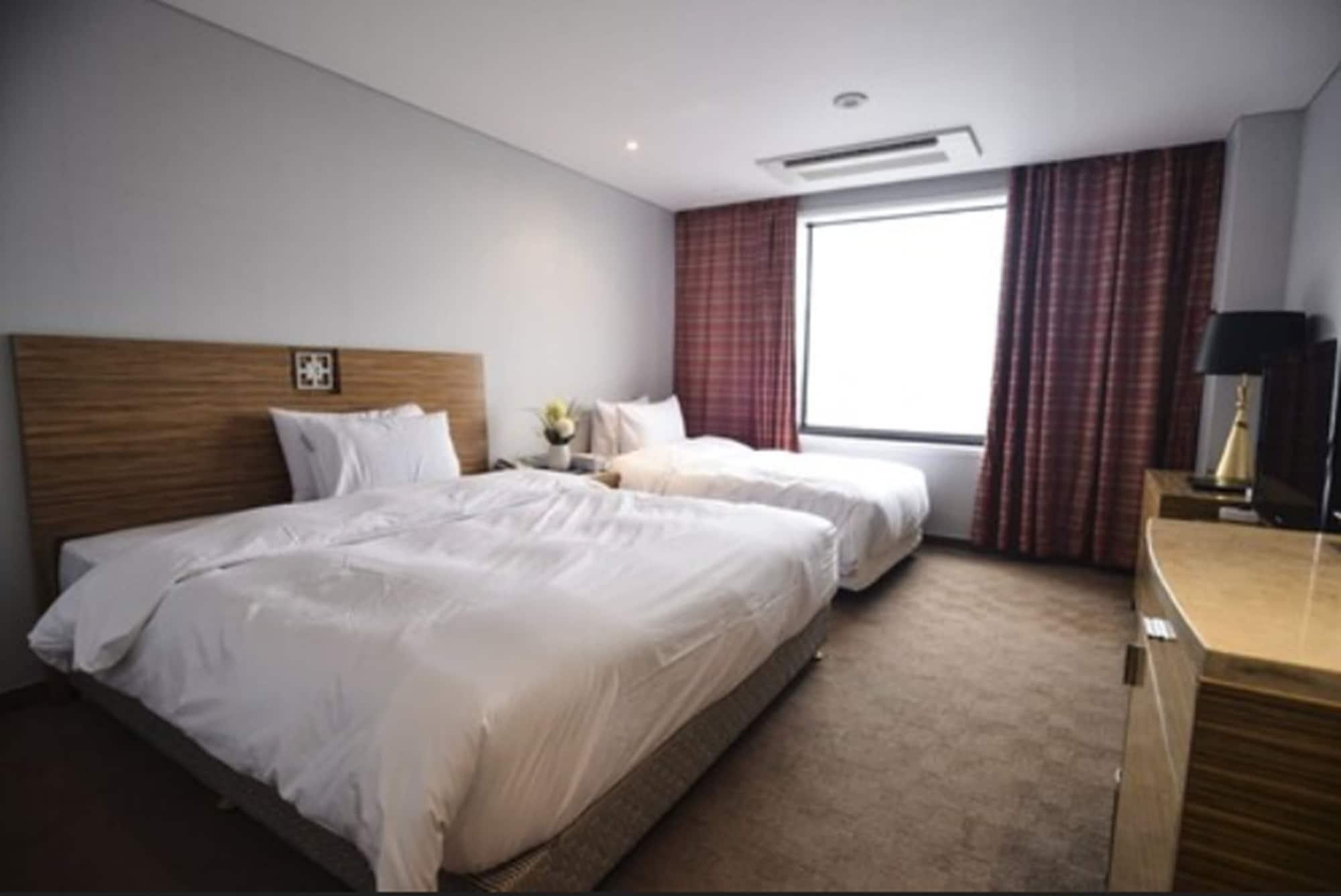 פוהאנג Philos Hotel מראה חיצוני תמונה