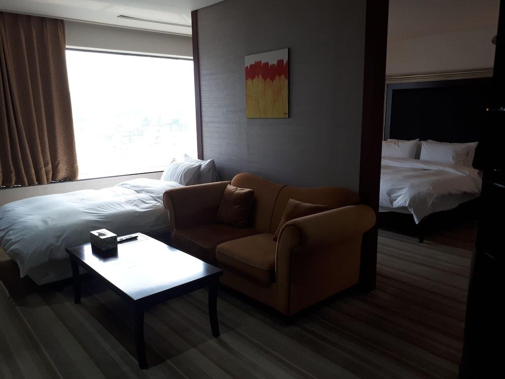 פוהאנג Philos Hotel מראה חיצוני תמונה