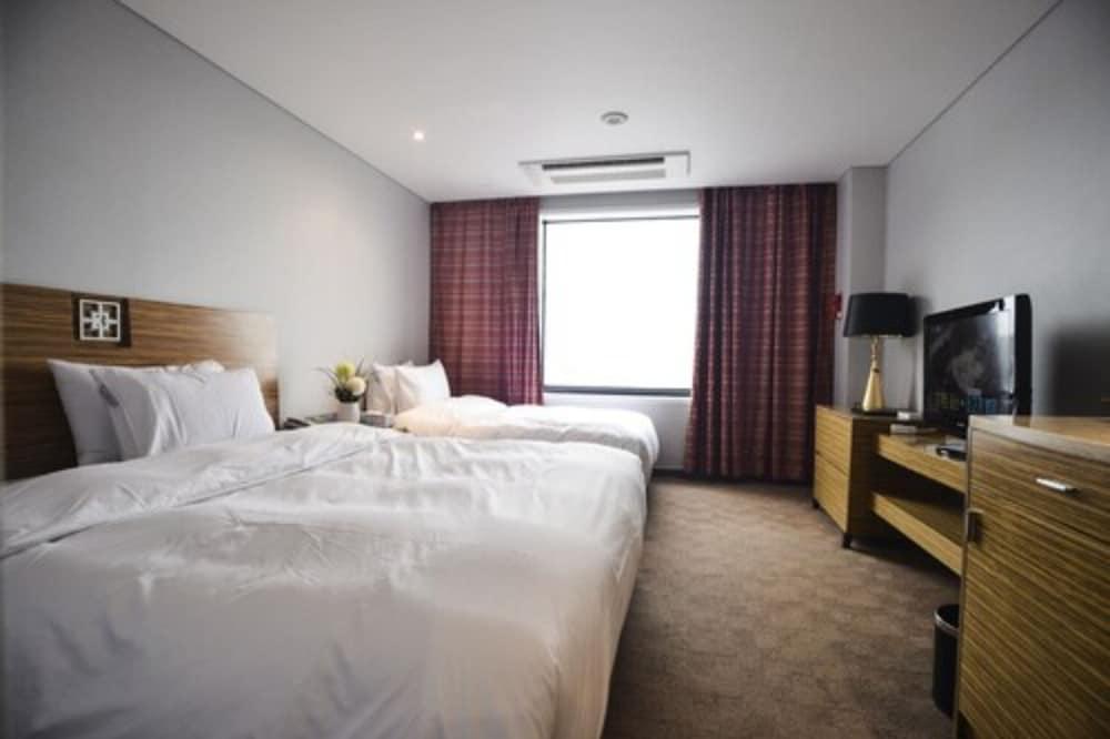 פוהאנג Philos Hotel מראה חיצוני תמונה