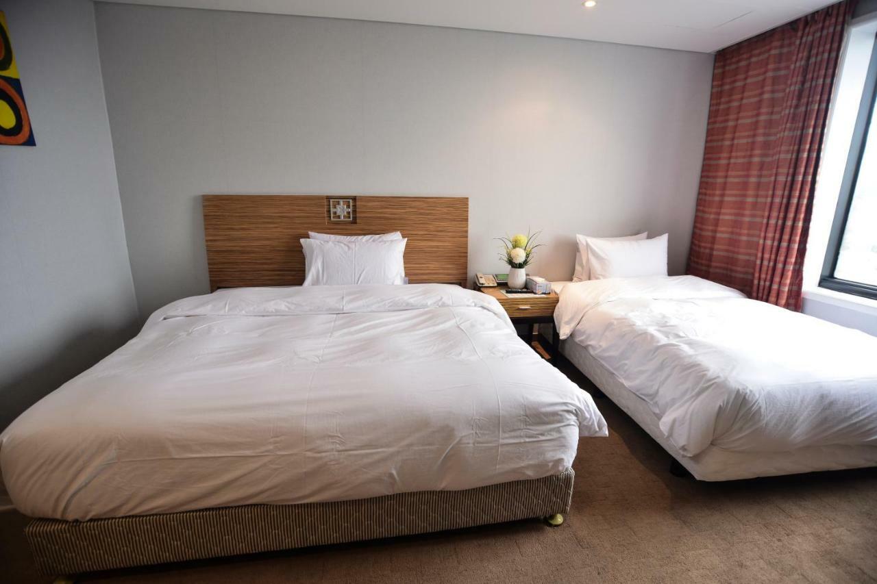 פוהאנג Philos Hotel מראה חיצוני תמונה