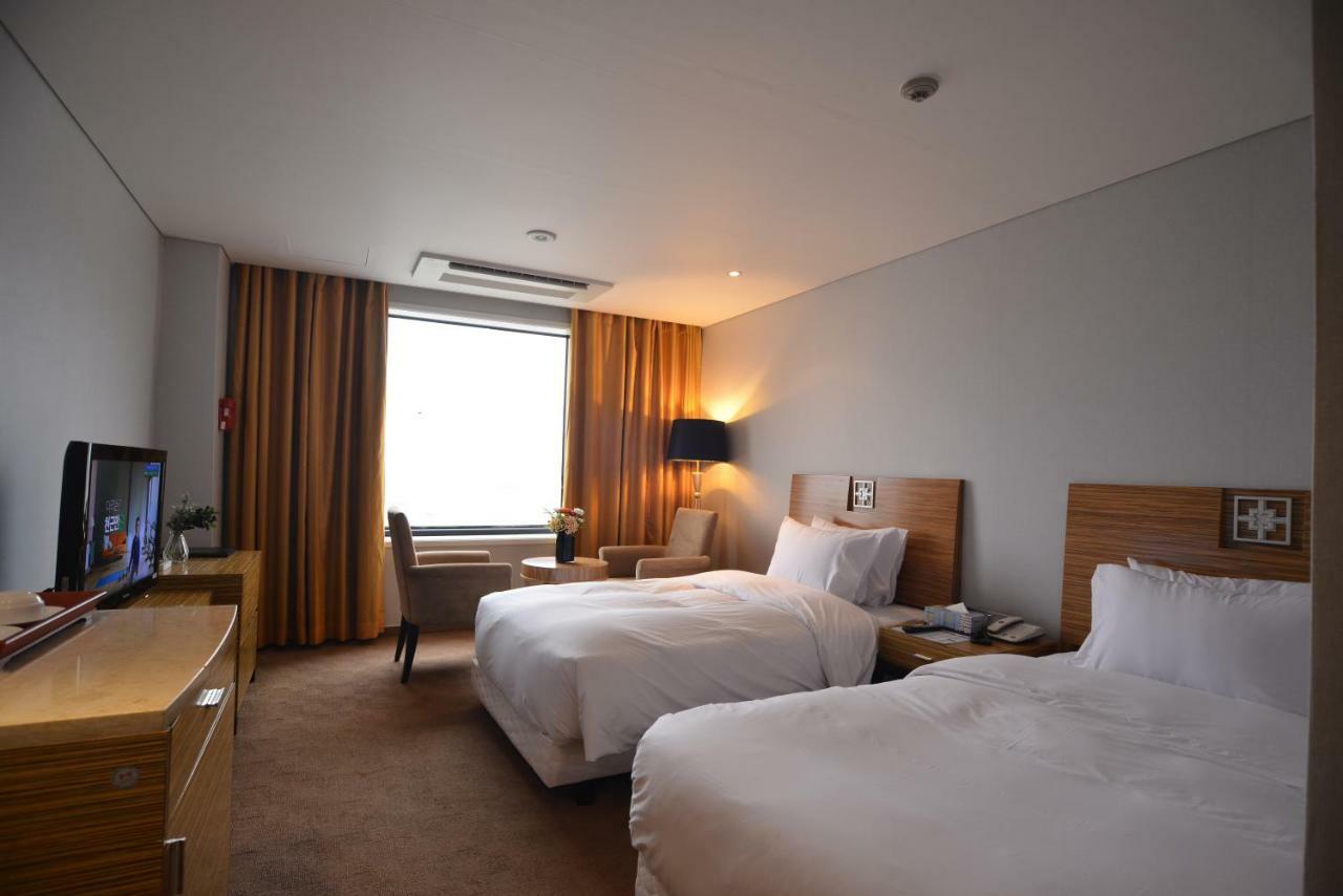 פוהאנג Philos Hotel מראה חיצוני תמונה