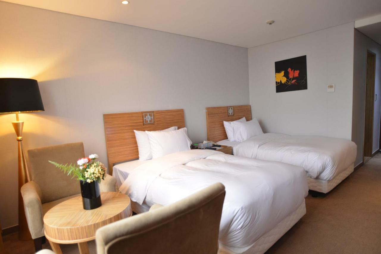 פוהאנג Philos Hotel מראה חיצוני תמונה